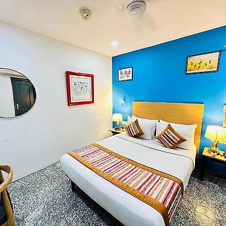 Hotel Golden Saffron By Qotel-Punjabi Bagh นิวเดลี ภายนอก รูปภาพ