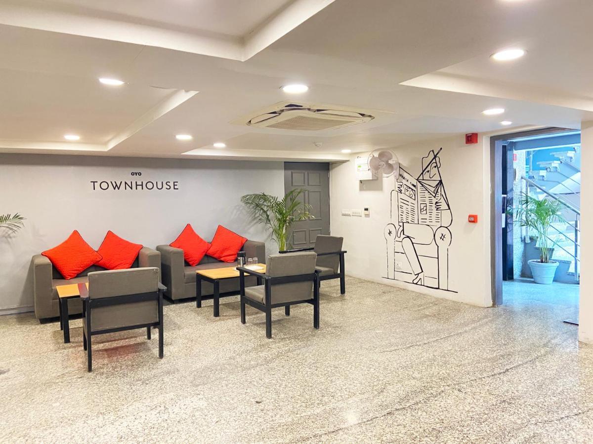 Hotel Golden Saffron By Qotel-Punjabi Bagh นิวเดลี ภายนอก รูปภาพ