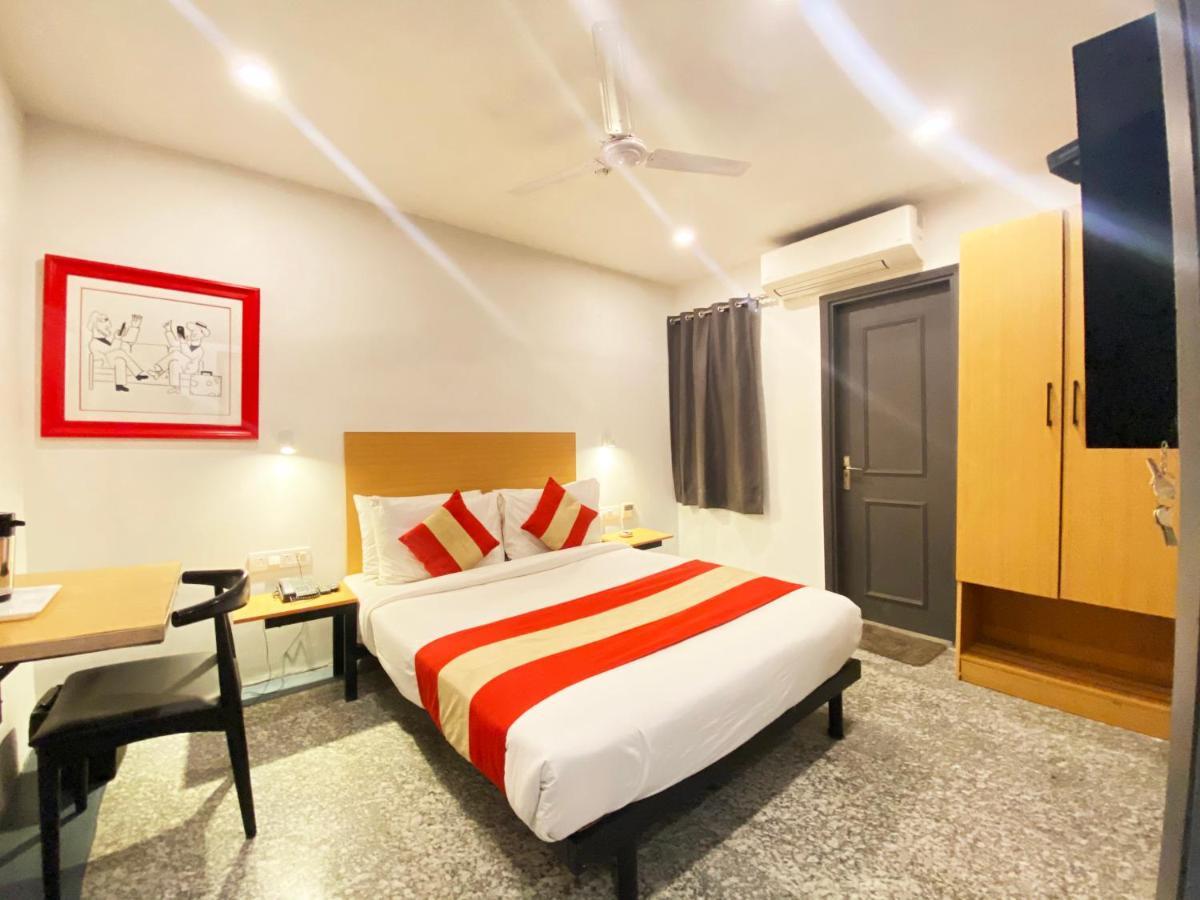 Hotel Golden Saffron By Qotel-Punjabi Bagh นิวเดลี ภายนอก รูปภาพ