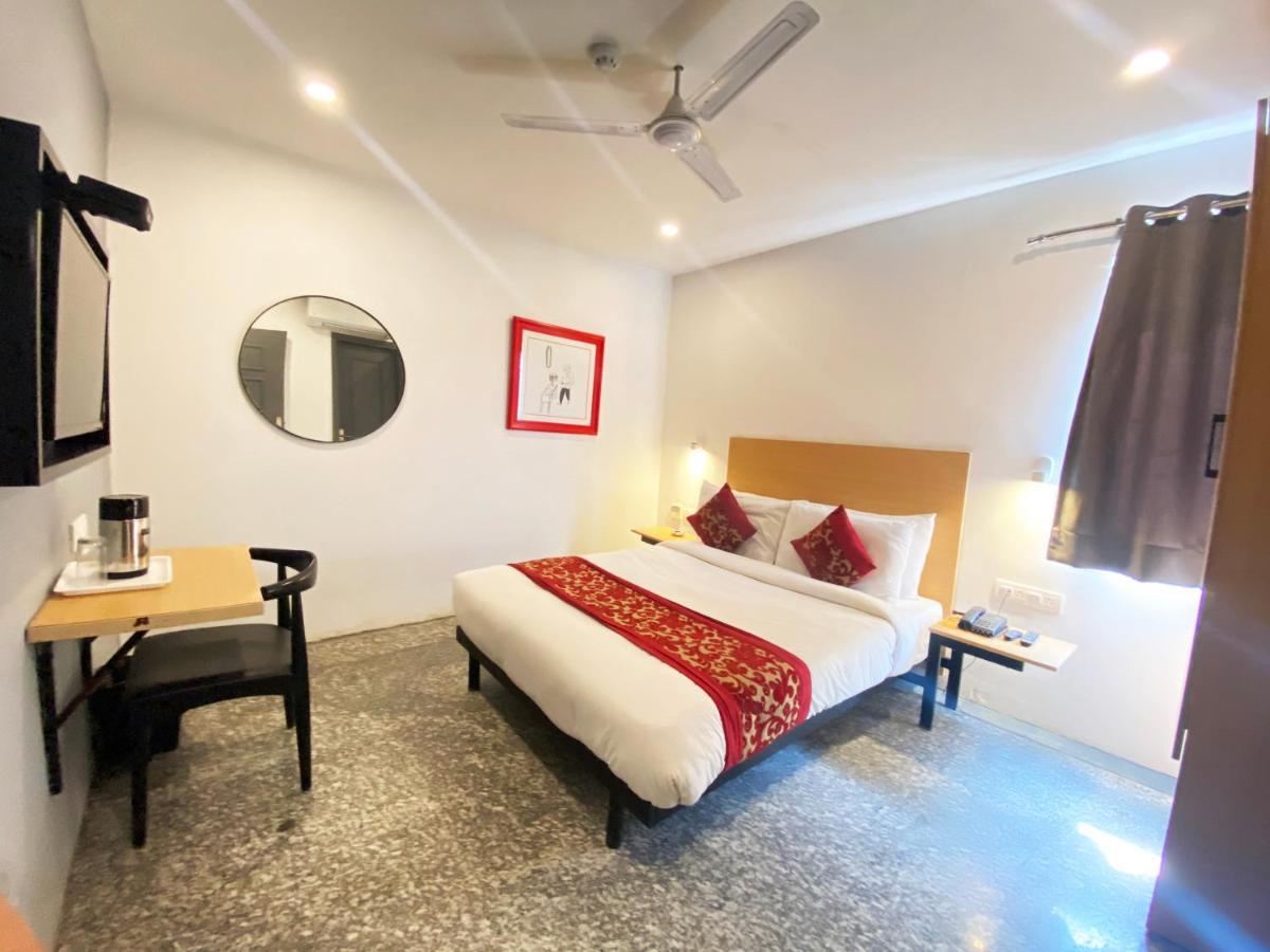 Hotel Golden Saffron By Qotel-Punjabi Bagh นิวเดลี ภายนอก รูปภาพ