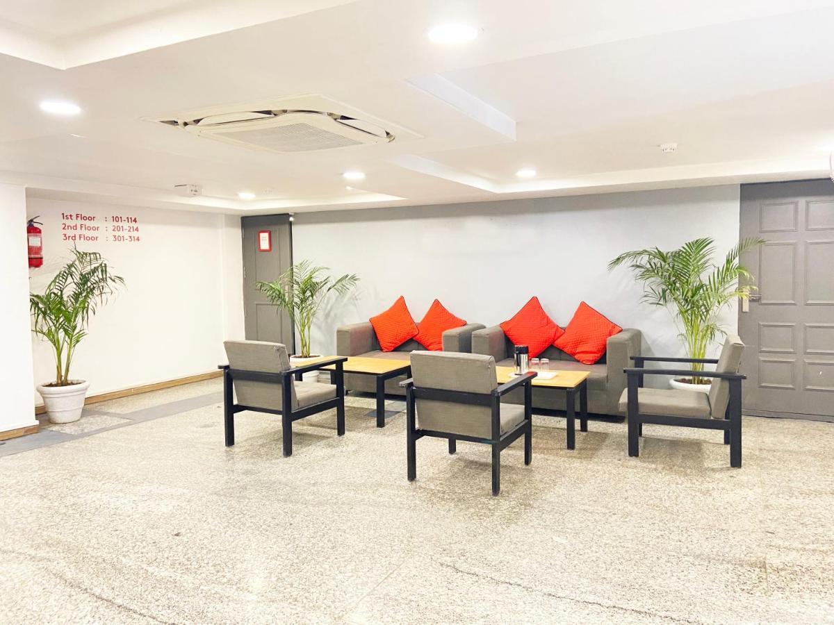 Hotel Golden Saffron By Qotel-Punjabi Bagh นิวเดลี ภายนอก รูปภาพ