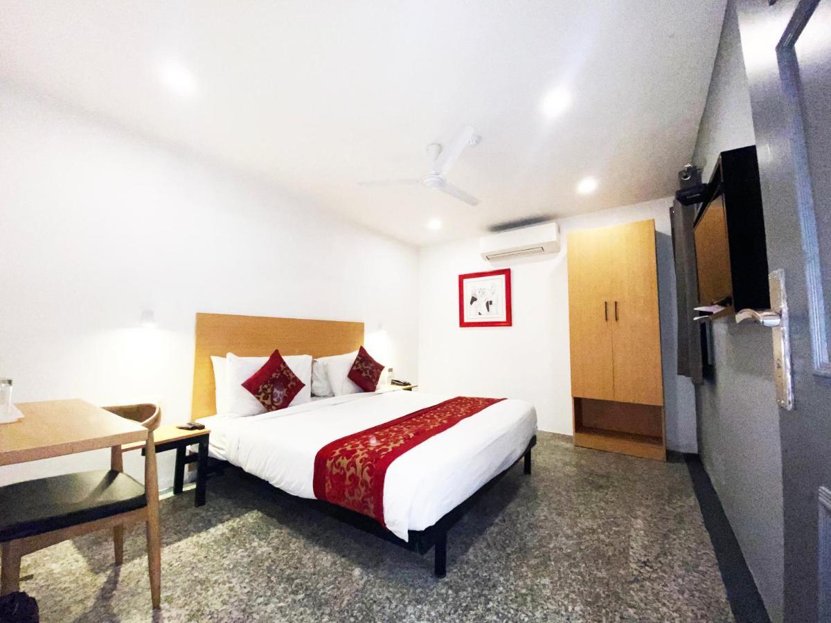Hotel Golden Saffron By Qotel-Punjabi Bagh นิวเดลี ภายนอก รูปภาพ