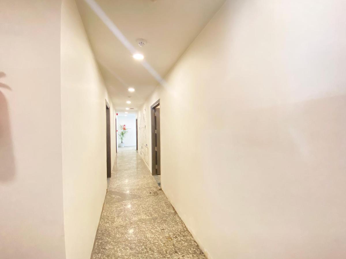 Hotel Golden Saffron By Qotel-Punjabi Bagh นิวเดลี ภายนอก รูปภาพ