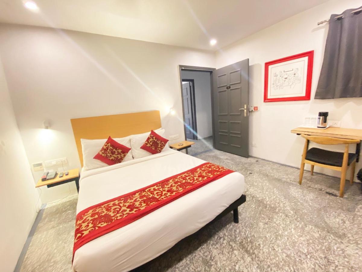 Hotel Golden Saffron By Qotel-Punjabi Bagh นิวเดลี ภายนอก รูปภาพ