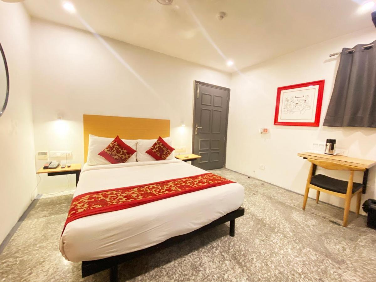 Hotel Golden Saffron By Qotel-Punjabi Bagh นิวเดลี ภายนอก รูปภาพ