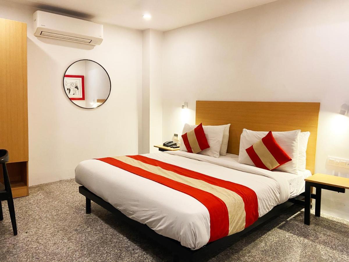 Hotel Golden Saffron By Qotel-Punjabi Bagh นิวเดลี ภายนอก รูปภาพ