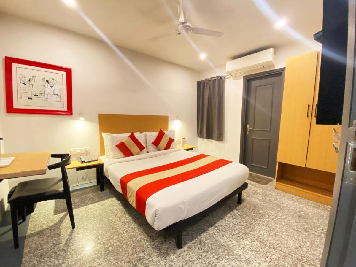 Hotel Golden Saffron By Qotel-Punjabi Bagh นิวเดลี ภายนอก รูปภาพ