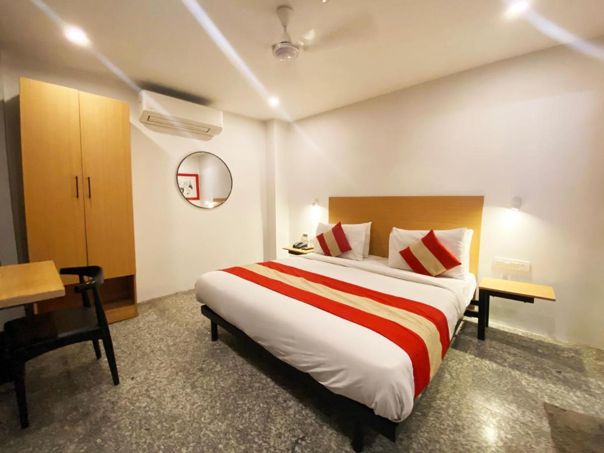 Hotel Golden Saffron By Qotel-Punjabi Bagh นิวเดลี ภายนอก รูปภาพ