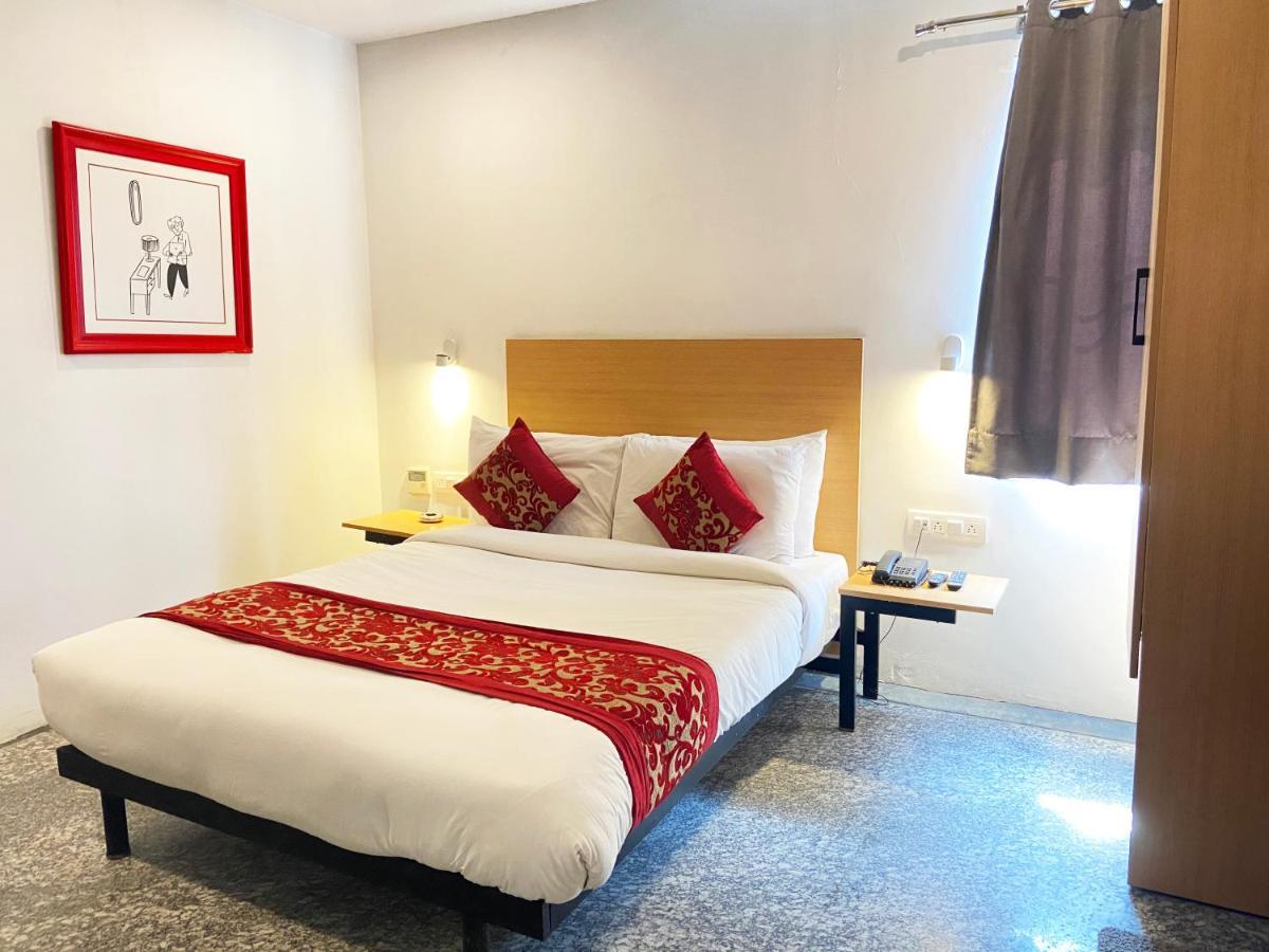 Hotel Golden Saffron By Qotel-Punjabi Bagh นิวเดลี ภายนอก รูปภาพ