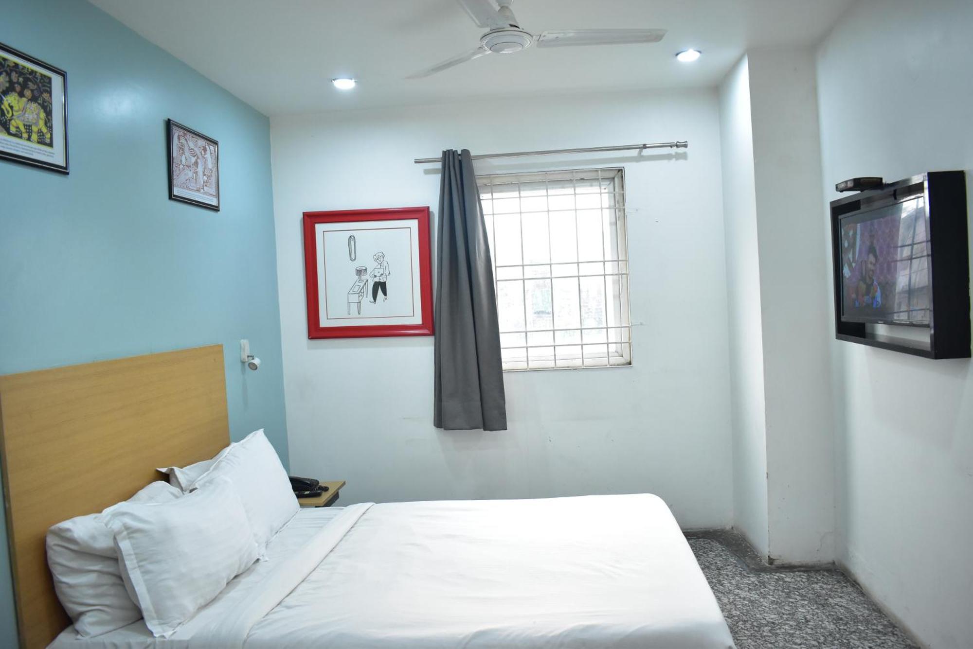 Hotel Golden Saffron By Qotel-Punjabi Bagh นิวเดลี ภายนอก รูปภาพ