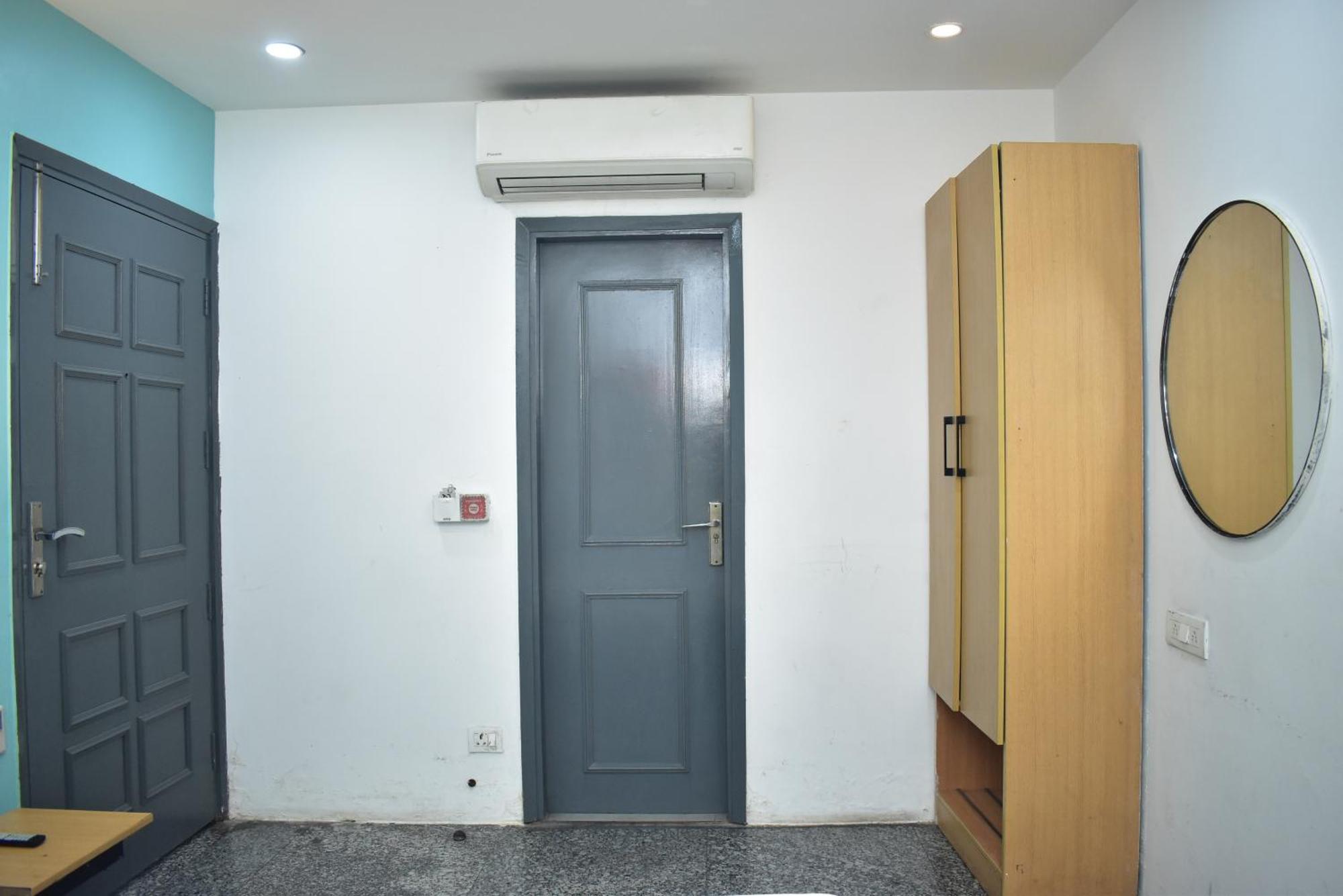Hotel Golden Saffron By Qotel-Punjabi Bagh นิวเดลี ภายนอก รูปภาพ