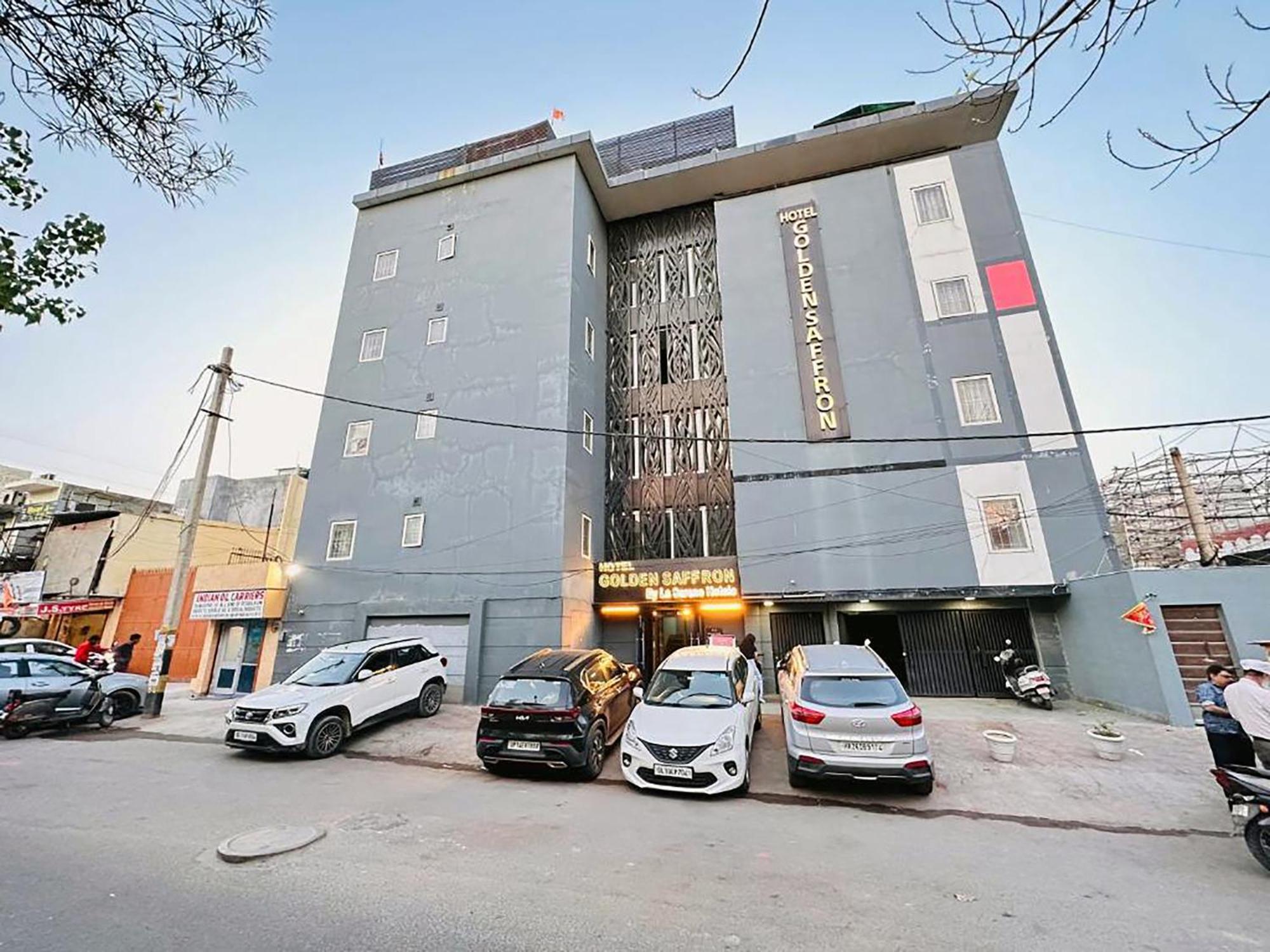 Hotel Golden Saffron By Qotel-Punjabi Bagh นิวเดลี ภายนอก รูปภาพ