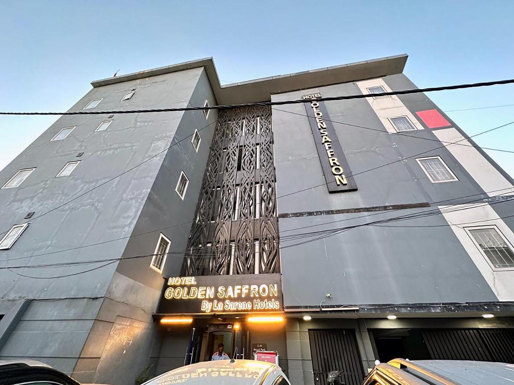 Hotel Golden Saffron By Qotel-Punjabi Bagh นิวเดลี ภายนอก รูปภาพ