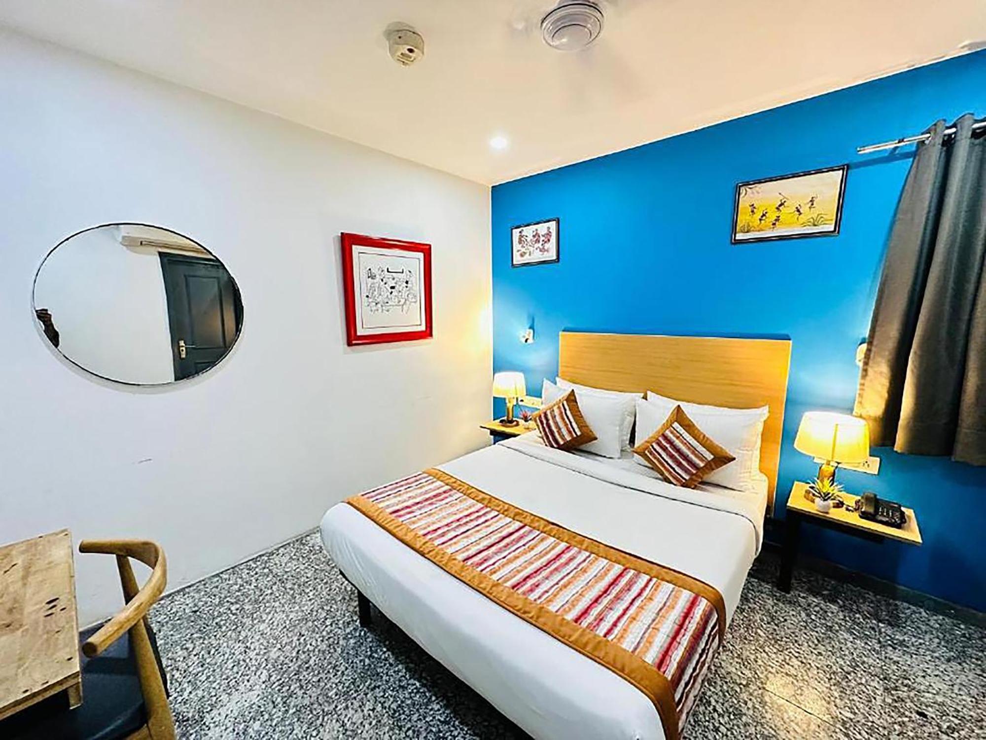 Hotel Golden Saffron By Qotel-Punjabi Bagh นิวเดลี ภายนอก รูปภาพ